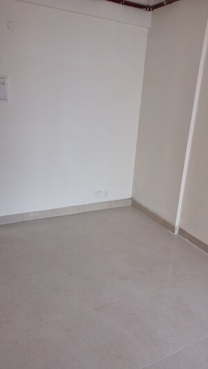 Furnished Amenities in 3 BHK Apartment at Signature Global Prime, Sector 63a – for Rent