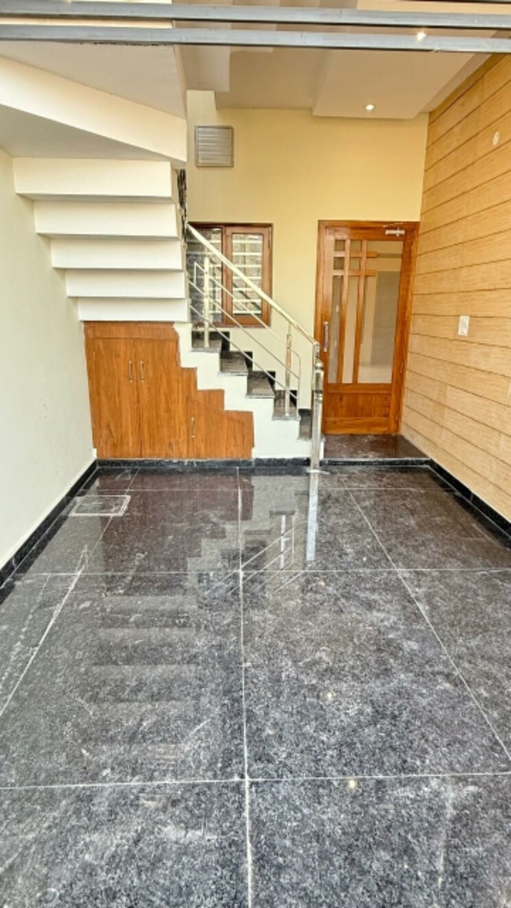  Parking, sunny enclave 3 Bedroom 116 Sq.Yd. Independent House In Sunny Enclave Mohali 9666877