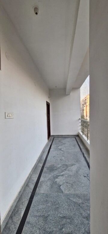 Building Lobby in 3 BHK Builder Floor at Kondapur – for Rent
