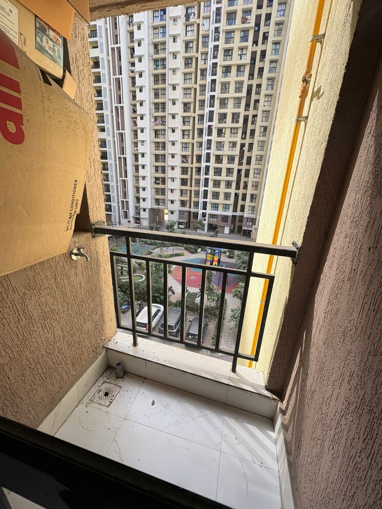 Balcony, runwal-gardens-phase-2 2 Bedroom 674 Sq.Ft. Apartment In Dombivli East Thane 9666883