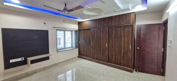 Room in 3 BHK Builder Floor at Kondapur – for Rent