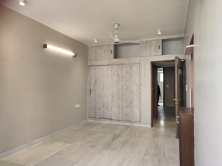 Room, vasant kunj 3 Bedroom 2100 Sq.Ft. Apartment In Vasant Kunj Delhi 9666891