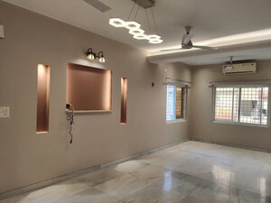Room in 3 BHK Apartment at Vasant Kunj – for Rent