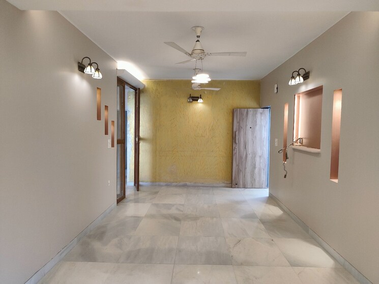 Room, vasant kunj 3 Bedroom 2100 Sq.Ft. Apartment In Vasant Kunj Delhi 9666891