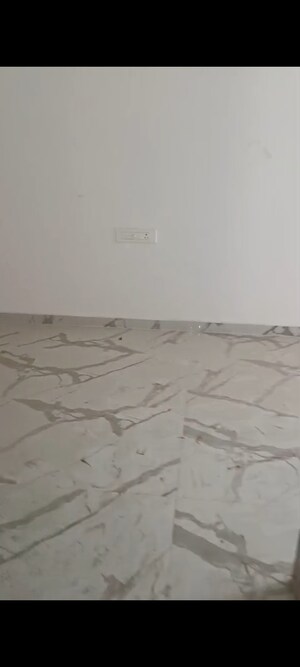 Room in 2 BHK Apartment at Ashraj Krishna Bhuvan, Vile Parle East – for Rent