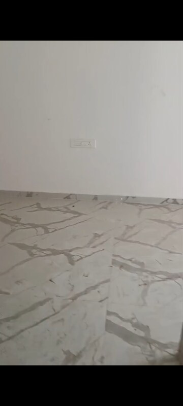 Room in 2 BHK Apartment at Ashraj Krishna Bhuvan, Vile Parle East – for Rent