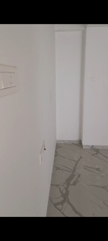 Room in 2 BHK Apartment at Ashraj Krishna Bhuvan, Vile Parle East – for Rent