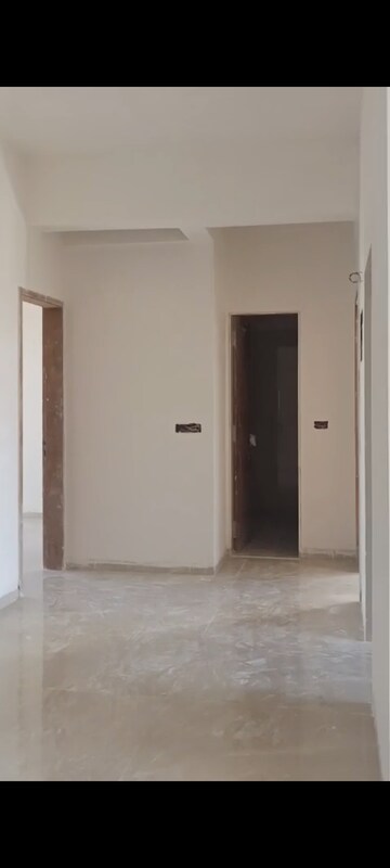 Room in 2 BHK Apartment at ABR Signature, Vile Parle East – for Rent