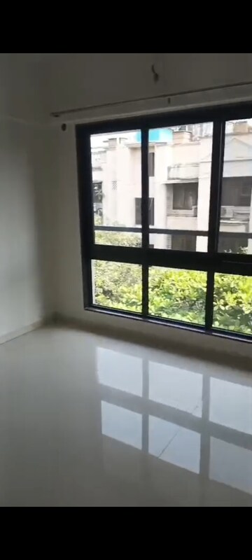 Room in 2 BHK Apartment at DSK Sahil, Vile Parle East – for Rent