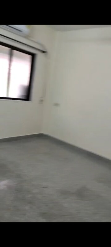 Room in 2 BHK Apartment at Abhinav Apartment, Vile Parle East – for Rent