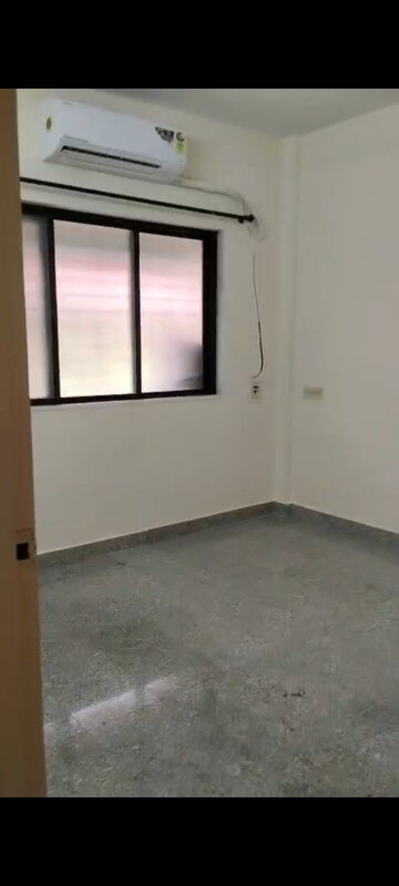 Room in 2 BHK Apartment at Abhinav Apartment, Vile Parle East – for Rent