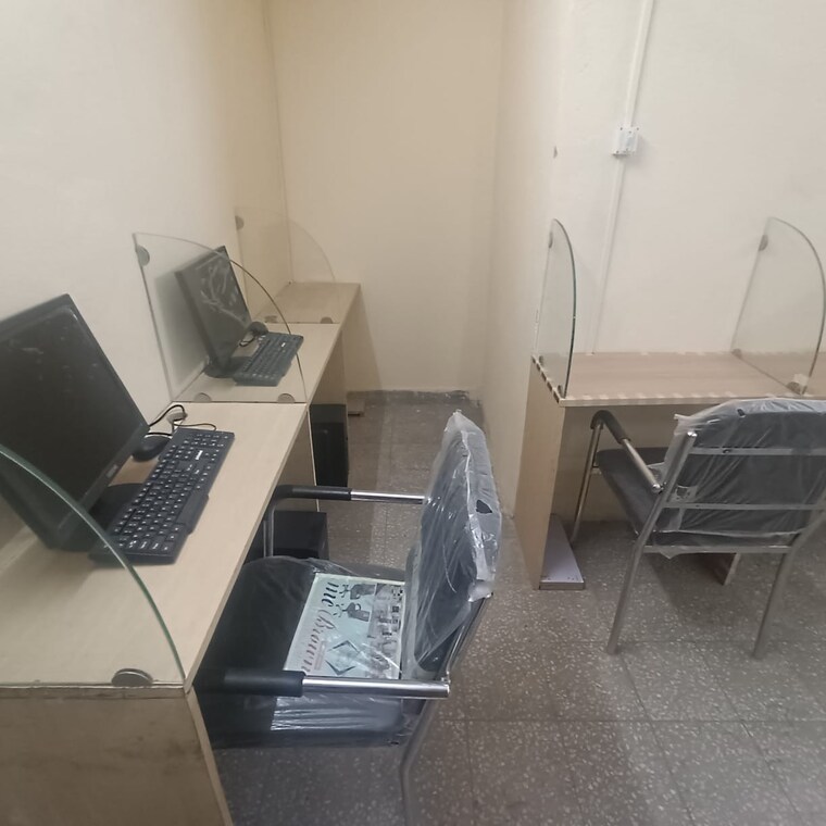 Team Area, exhibition road Commercial Office Space 708 Sq.Ft. In Exhibition Road Patna 9666949