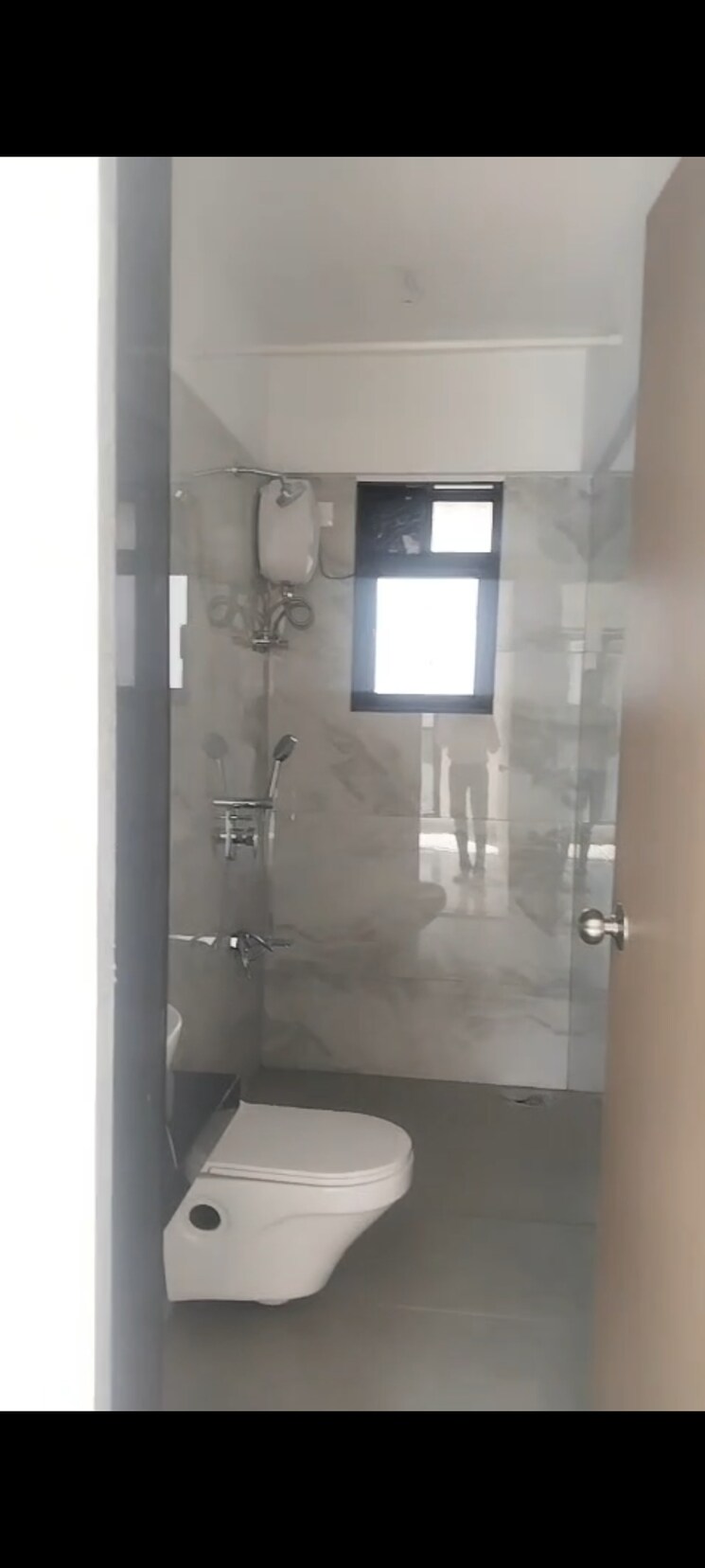 Bathroom, lakshmi-solitaire 2 Bedroom 700 Sq.Ft. Apartment In Vile Parle East Mumbai 9666948