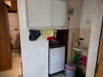 Team Area in 2 BHK Apartment at Vile Parle East – for Rent