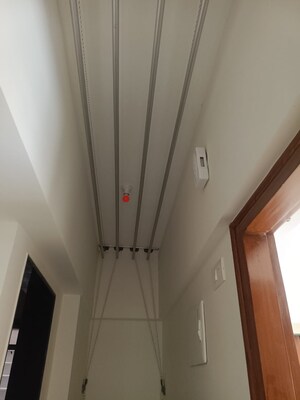 Furnished Amenities in 2 BHK Apartment at Archis CHS, Vile Parle East – for Rent