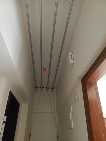 Furnished Amenities in 2 BHK Apartment at Archis CHS, Vile Parle East – for Rent