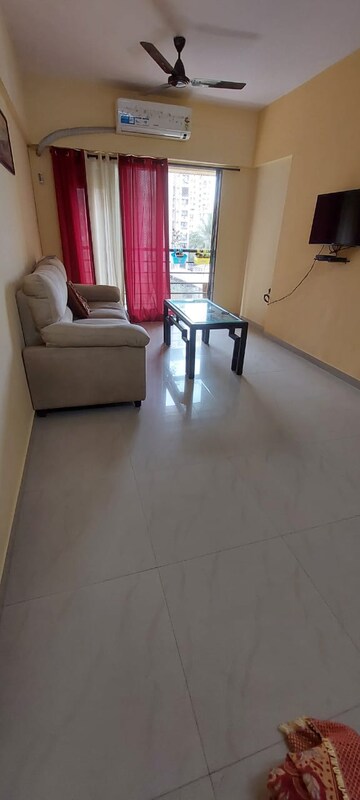 Room in 2 BHK Apartment at Divyam Heights, Andheri West – for Rent