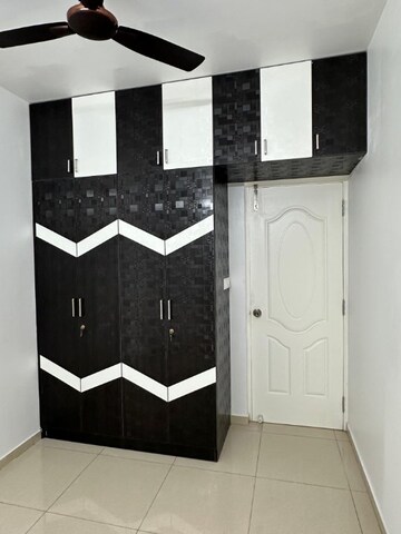 Room in 3 BHK Apartment at Urbanrise Codename New Porur, Thirumazhisai – for Rent