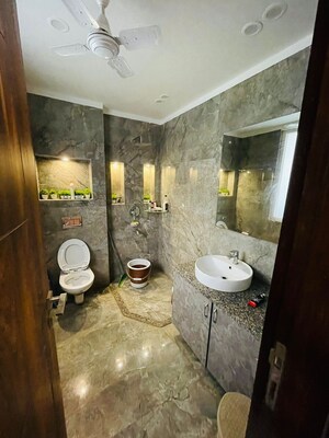 Bathroom in 3 BHK Builder Floor at Unitech South City II, Sector 50 – for Rent