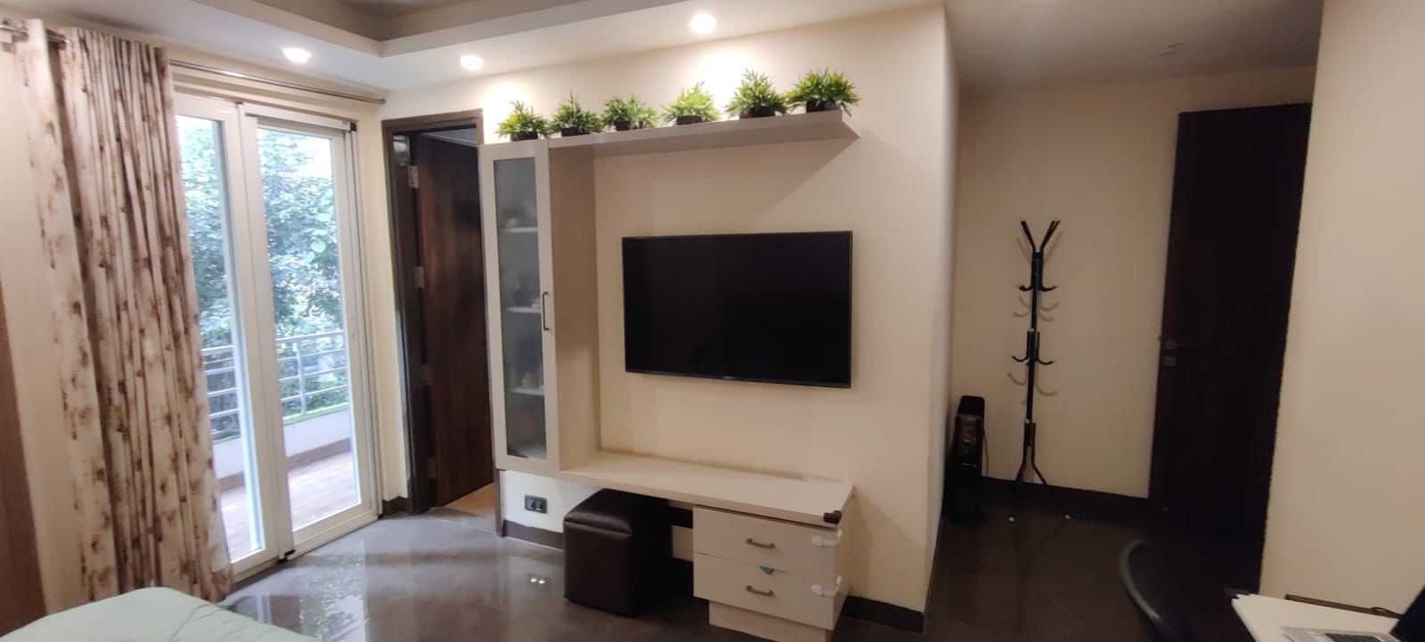 3 BHK + Pooja Room Builder Floor For Rent in Unitech South City II