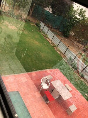 Swimming Pool in 3 BHK Builder Floor at Unitech South City II, Sector 50 – for Rent