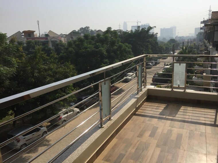 Balcony, unitech-south-city-ii 3 Bedroom 1800 Sq.Ft. Builder Floor In Sector 50 Gurgaon 9667012