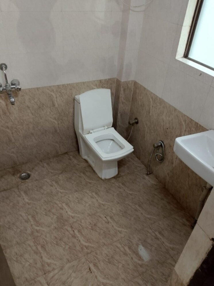 Bathroom, ansal-sushant-apartments 2 Bedroom 1200 Sq.Ft. Apartment In Sushant Lok I Gurgaon 9667050