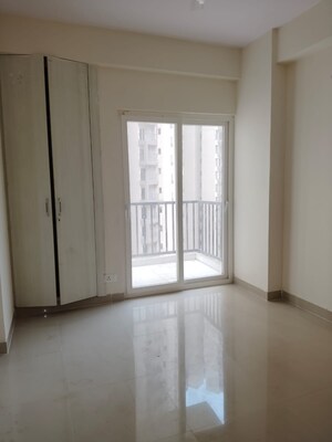 Room in 2 BHK Apartment at Habitech Panch Tatva, Tech Zone 4 Greater Noida – for Rent