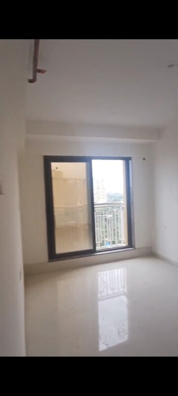 Room in 2 BHK Apartment at Sayba Orchid, Kurla East – for Rent