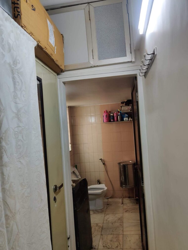 Bathroom, borivali west 1 RK 325 Sq.Ft. Apartment In Borivali West Mumbai 9667124
