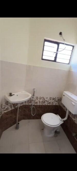 Bathroom in 1 RK Builder Floor at Sai Kutir Sector 49, Sector 49 – for Rent