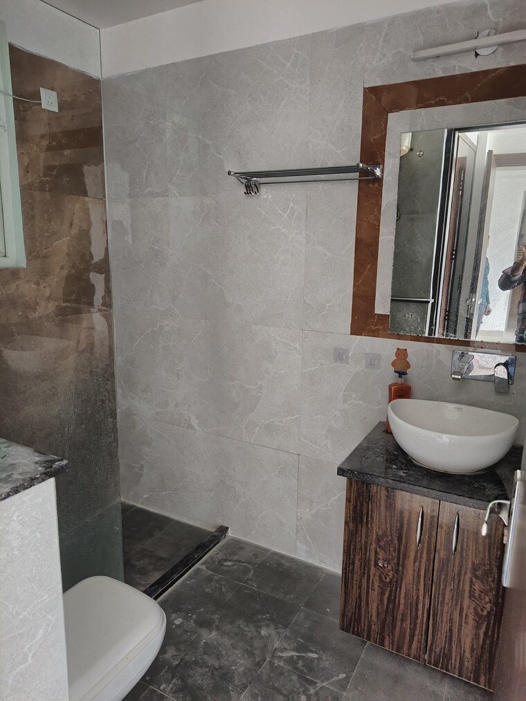 Other, vipul-world-floors 3.5 Bedroom 2200 Sq.Ft. Builder Floor In Sector 48 Gurgaon 9667156