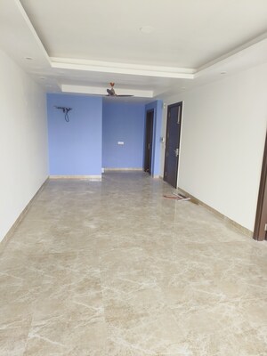 Room in 3.5 BHK Builder Floor at Vipul World Floors, Sector 48 – for Rent