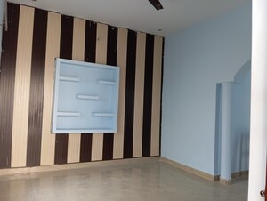 Room in 2 BHK Independent House at Gomti Nagar – for Rent