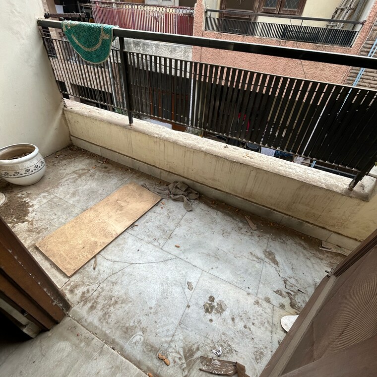 Balcony, kotla mubarakpur 2 Bedroom 750 Sq.Ft. Builder Floor In Kotla Mubarakpur Delhi 9667172