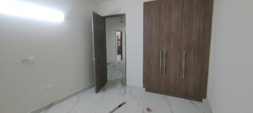 Room in 2.5 BHK Apartment at Smart World Gems, Sector 89 – for Sale
