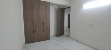 Room in 2.5 BHK Apartment at Smart World Gems, Sector 89 – for Sale