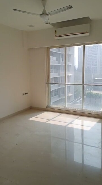 Room in 3 BHK Apartment at Ekta Tripolis, Goregaon West – for Rent