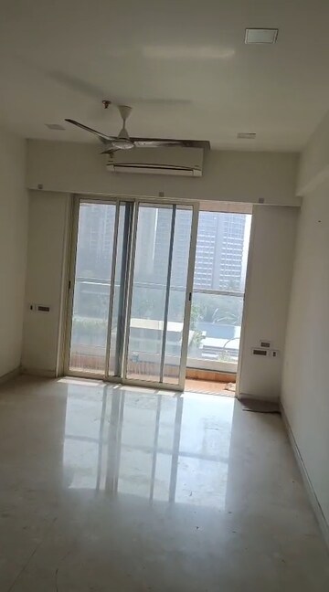 Room in 3 BHK Apartment at Ekta Tripolis, Goregaon West – for Rent