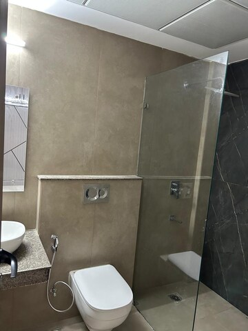 Furnished Amenities in 2 BHK Apartment at Gomti Nagar – for Rent