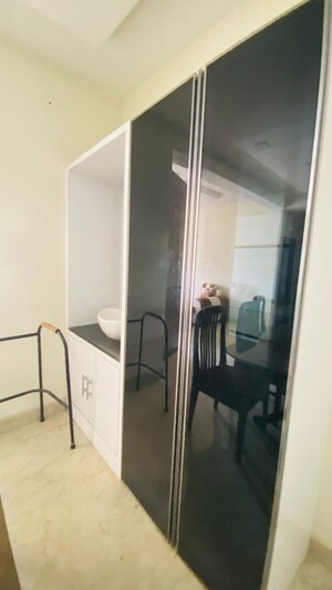 Room in 3 BHK Apartment at Pir Machalla – for Rent