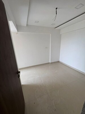 Room in 3 BHK Apartment at Neminath Swagat CHSL, Andheri West – for Rent