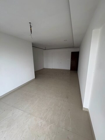 Room in 3 BHK Apartment at Neminath Swagat CHSL, Andheri West – for Rent