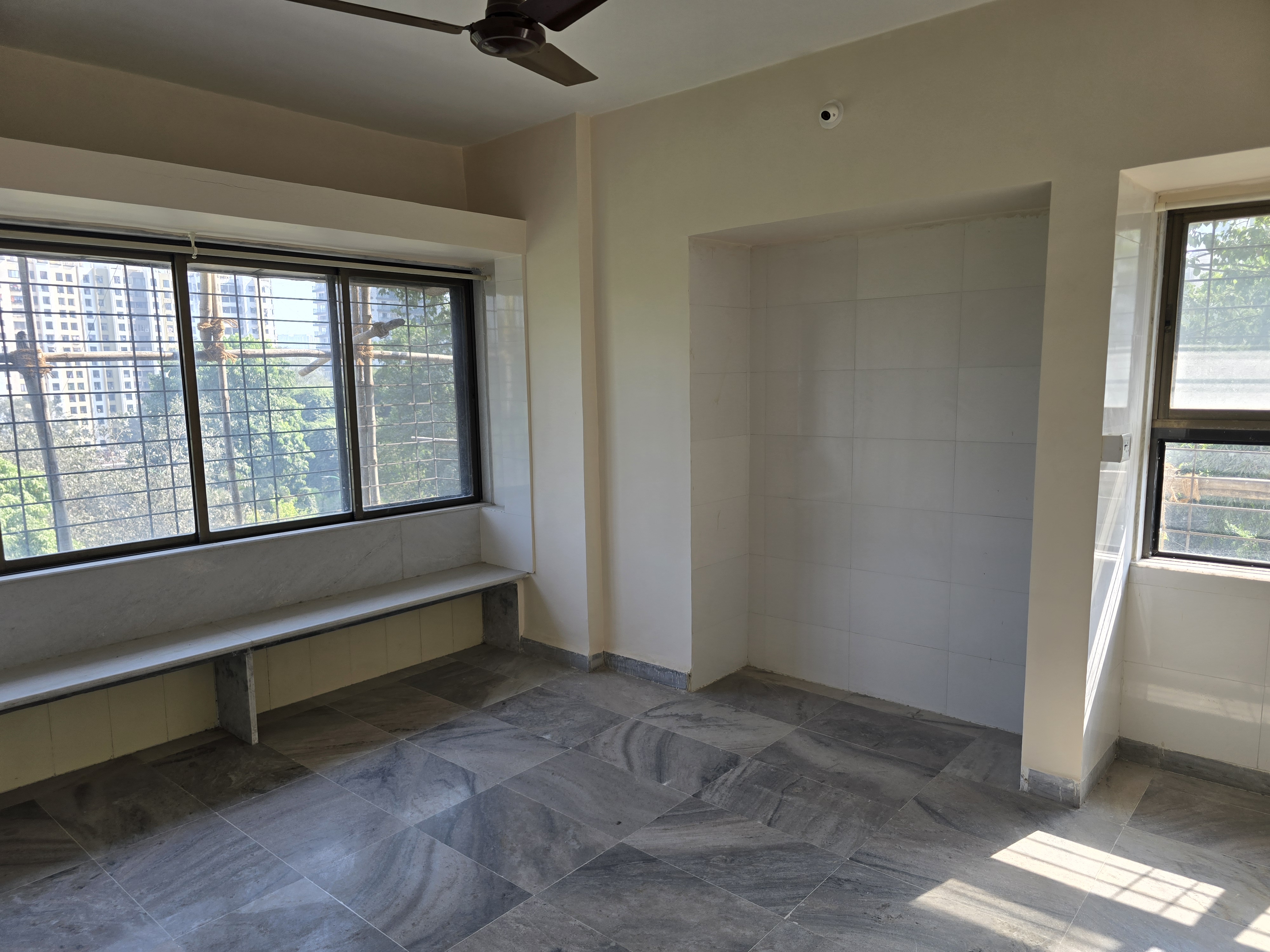 2 BHK 900 Sq.Ft. Apartment in Happy Valley