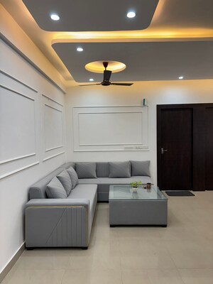 Bathroom in 1 RK Apartment at DLF Building 10, Dlf Phase ii – for Rent