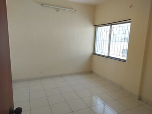 Room in 2 BHK Apartment at Mahesh Paradise, Aundh – for Rent