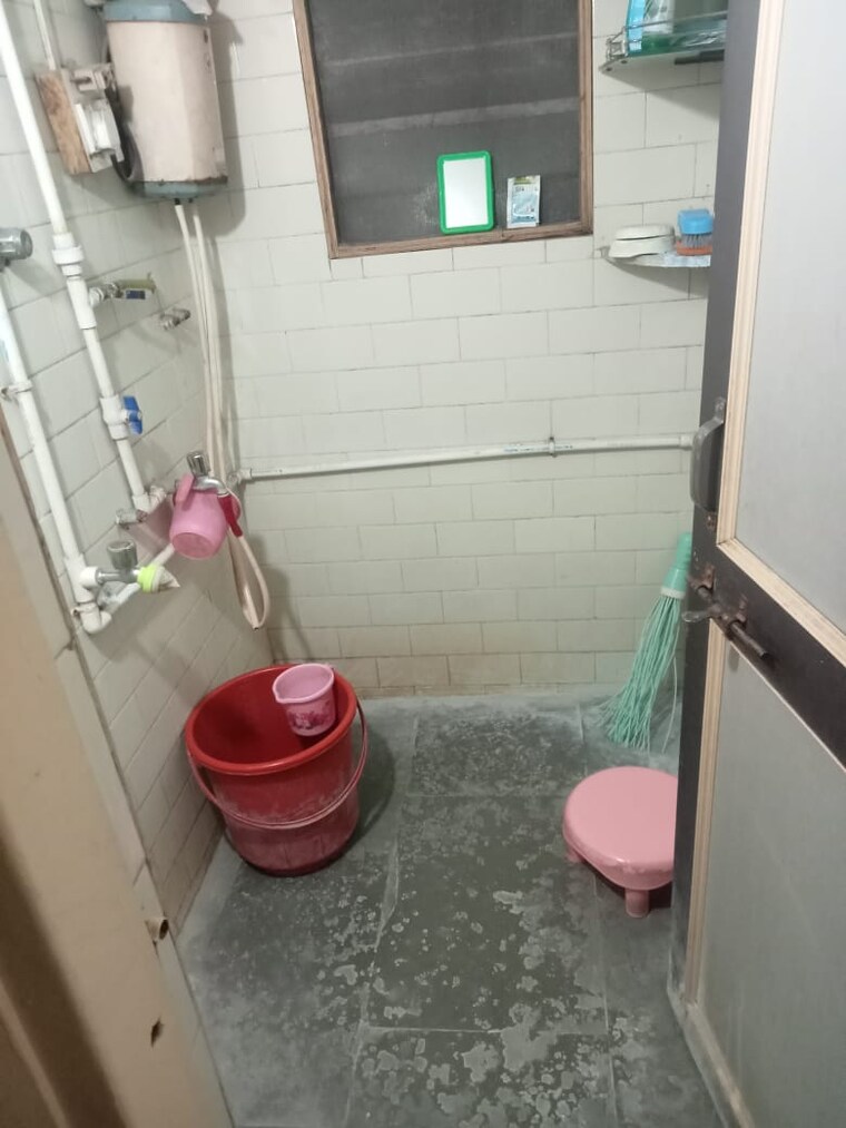 Bathroom, shri-ram-niwas 1 Bedroom 560 Sq.Ft. Apartment In Aundh Pune 9667255