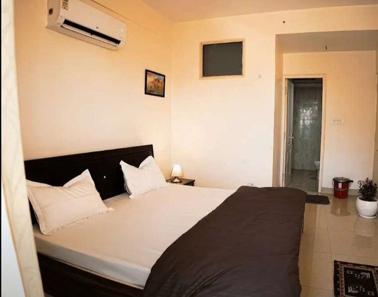 Room, gomti nagar 3 Bedroom 1610 Sq.Ft. Apartment In Gomti Nagar Lucknow 9667259