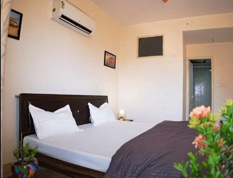 Room, gomti nagar 3 Bedroom 1610 Sq.Ft. Apartment In Gomti Nagar Lucknow 9667259