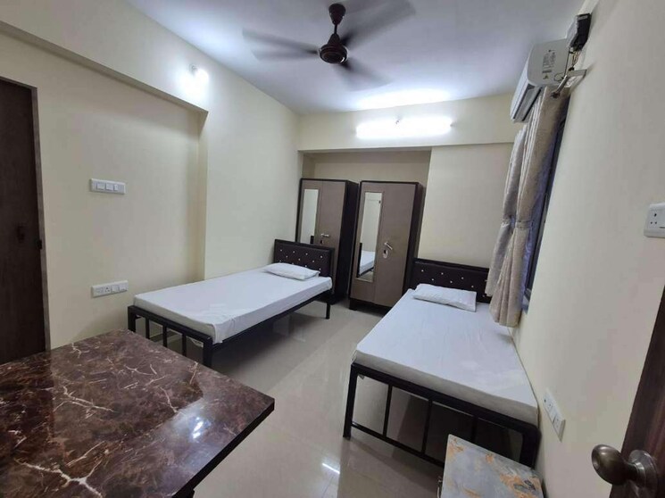 Room, kandivali east Pg For Boys & Girls In Kandivali East 9667266
